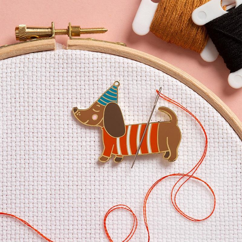 Needle Minder - Dachshund