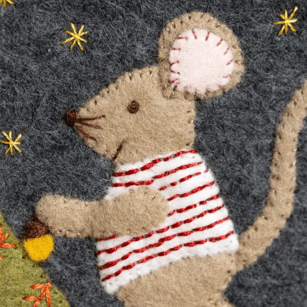 Christmas with the Mouse Family Appliqué Hoop Craft Kit