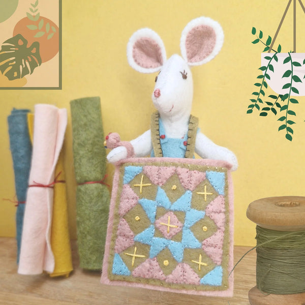 Little Mouse Makes a Quilt Embroidery Felt Craft Kit